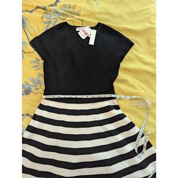 Brand New Trina Turk Women’s Small Black White Striped Fit & Flare Dress $328 - Picture 6 of 6